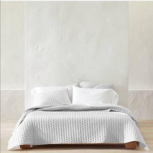 Casaluna Oversized King Cashmere Blend Quilt- gray